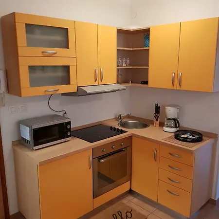 Apartment Tina By The Pjescana Uvala